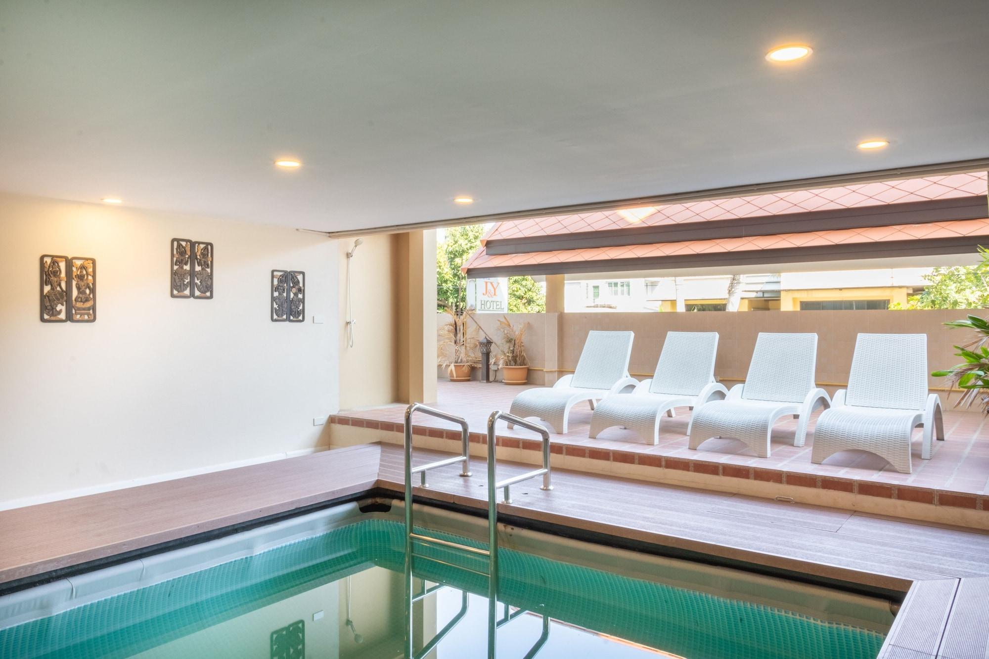 J&Y Hotel Latphrao 35 Bangkok Zewnętrze zdjęcie